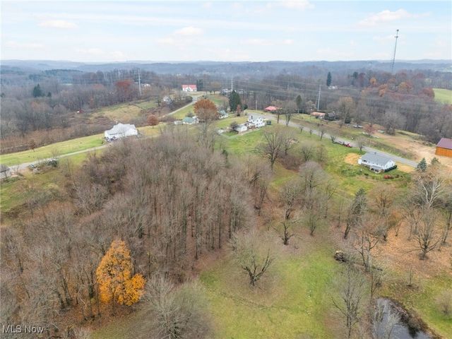 3840 Waynesburg Drive SE, Canton, OH 44707