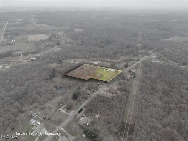 3840 Waynesburg Drive SE, Canton, OH 44707