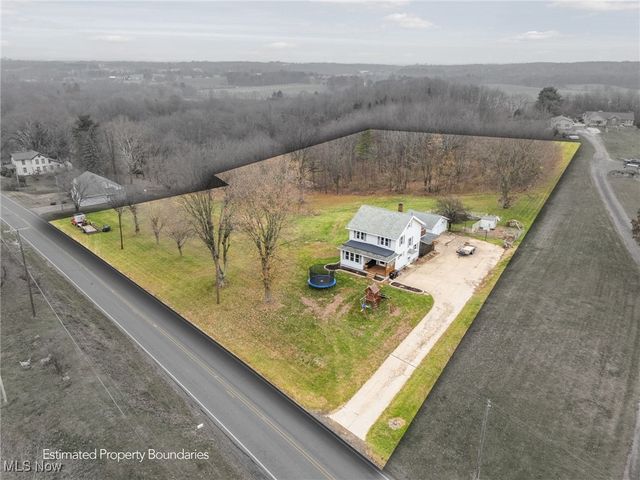 3840 Waynesburg Drive SE, Canton, OH 44707