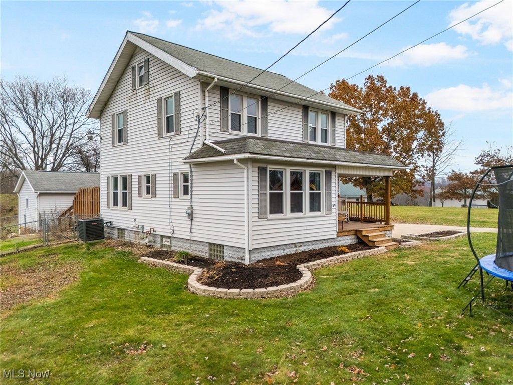 3840 Waynesburg Drive SE, Canton, OH 44707