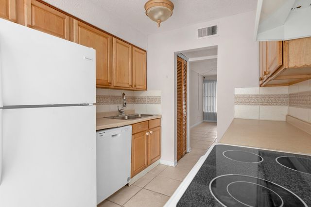 210 Pelham Road 201B, Fort Walton Beach, FL 32547