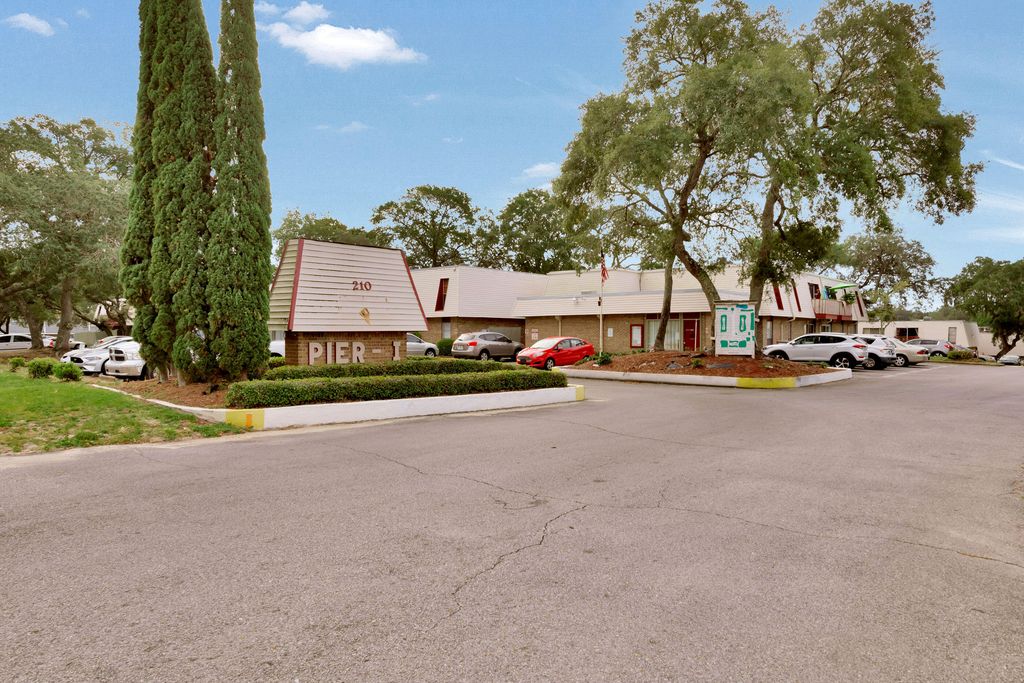 210 Pelham Road 201B, Fort Walton Beach, FL 32547