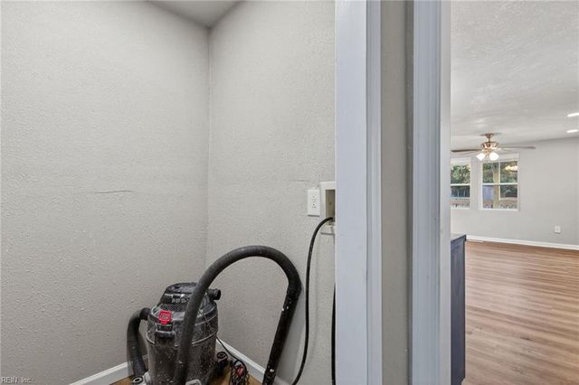 1302 Sierra DR, Suffolk, VA 23434