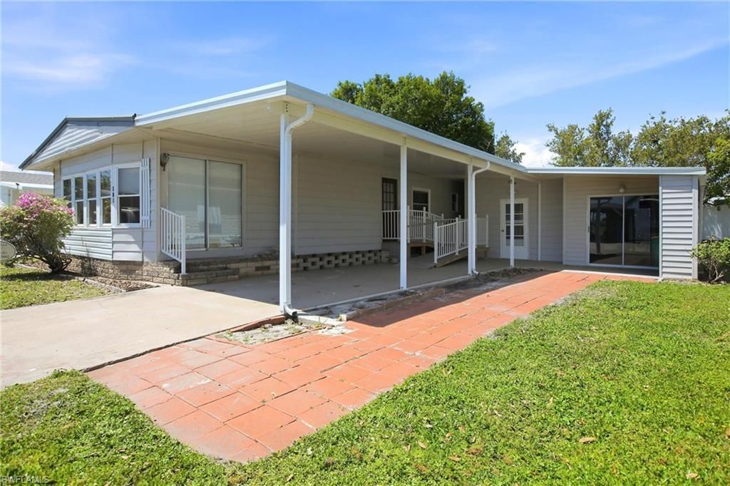 181 Manatee LOOP, PUNTA GORDA, FL 33950 — photo 3