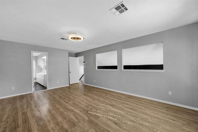 2313 NE Turtle Creek Dr, Lawton, OK 73507