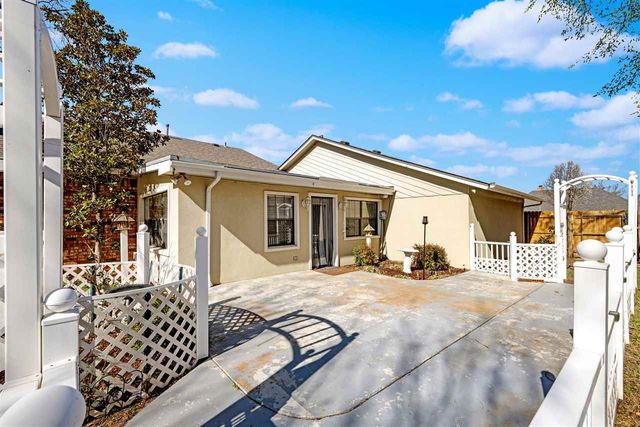 2313 NE Turtle Creek Dr, Lawton, OK 73507