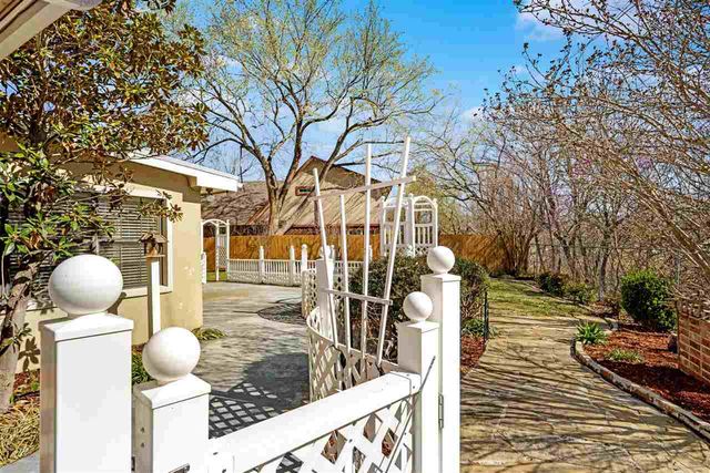 2313 NE Turtle Creek Dr, Lawton, OK 73507