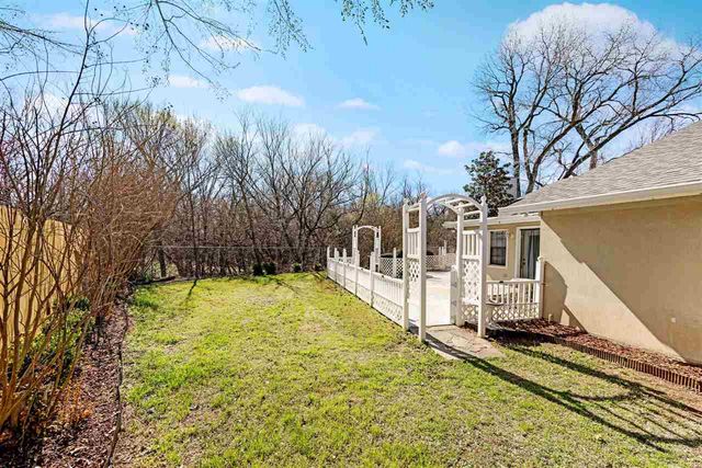 2313 NE Turtle Creek Dr, Lawton, OK 73507