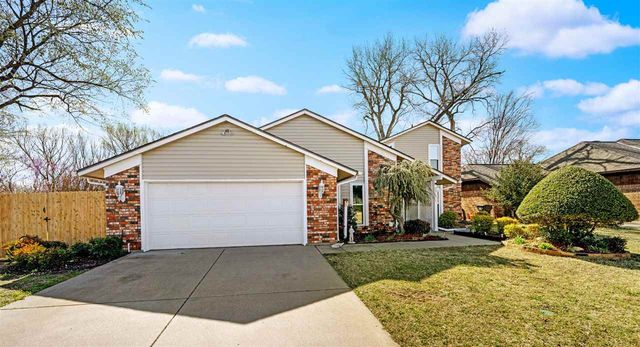 2313 NE Turtle Creek Dr, Lawton, OK 73507