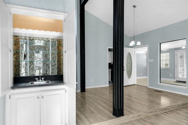 2313 NE Turtle Creek Dr, Lawton, OK 73507