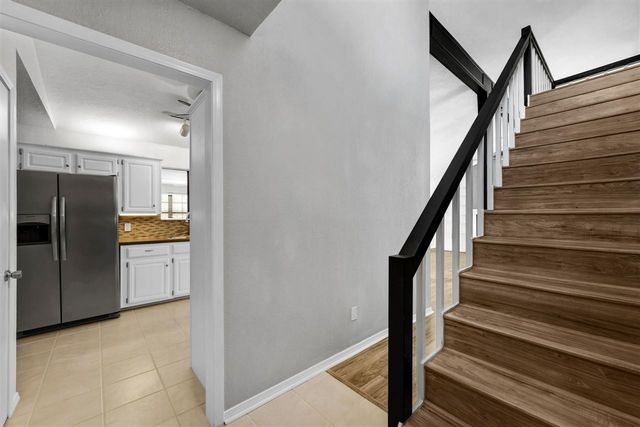 2313 NE Turtle Creek Dr, Lawton, OK 73507