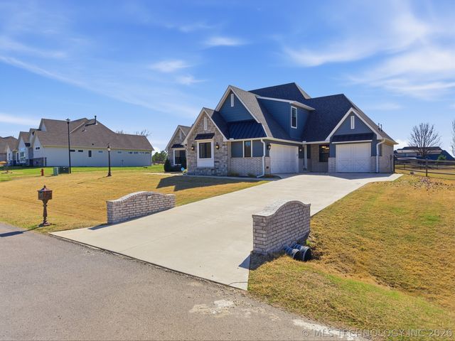 6480 N Blue Sage Drive, Owasso, OK 74055