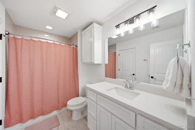 6480 N Blue Sage Drive, Owasso, OK 74055