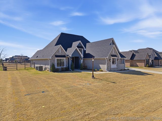 6480 N Blue Sage Drive, Owasso, OK 74055