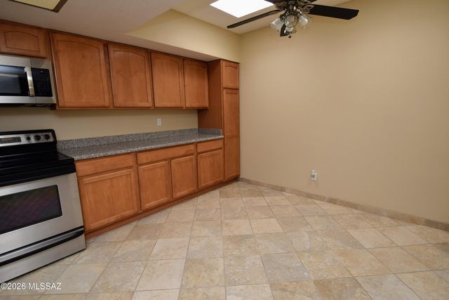 814 N Crescent Lane, Tucson, AZ 85710