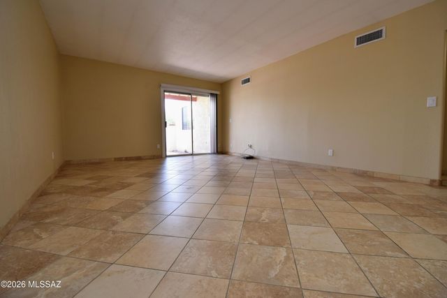 814 N Crescent Lane, Tucson, AZ 85710
