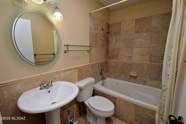 814 N Crescent Lane, Tucson, AZ 85710