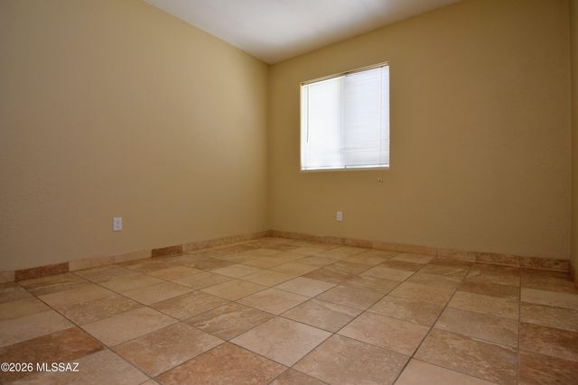 814 N Crescent Lane, Tucson, AZ 85710