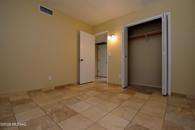 814 N Crescent Lane, Tucson, AZ 85710