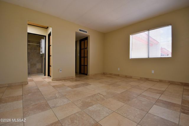 814 N Crescent Lane, Tucson, AZ 85710