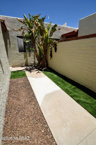 814 N Crescent Lane, Tucson, AZ 85710