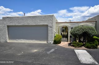 814 N Crescent Lane, Tucson, AZ 85710