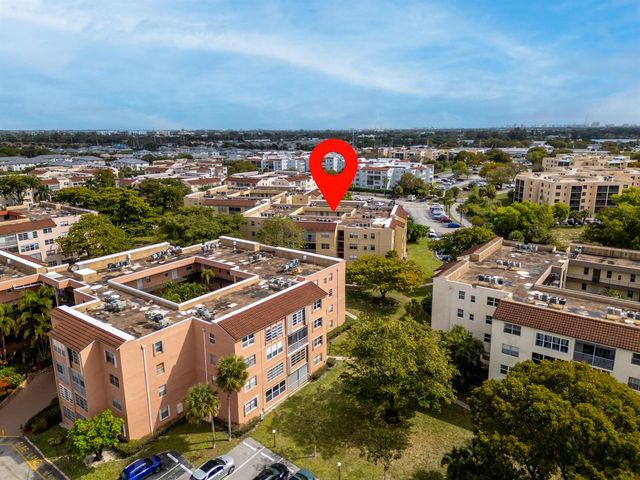 2801 Somerset Drive 411, Lauderdale Lakes, FL 33311
