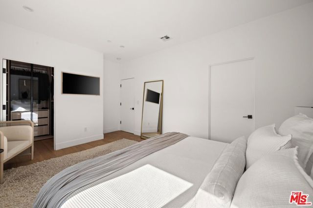 1444 Hi Point Street, Los Angeles, CA 90035