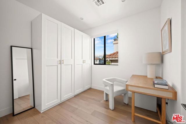 1444 Hi Point Street, Los Angeles, CA 90035