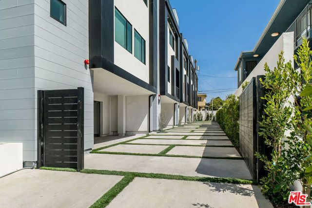 1444 Hi Point Street, Los Angeles, CA 90035