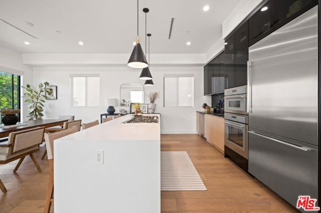 1444 Hi Point Street, Los Angeles, CA 90035