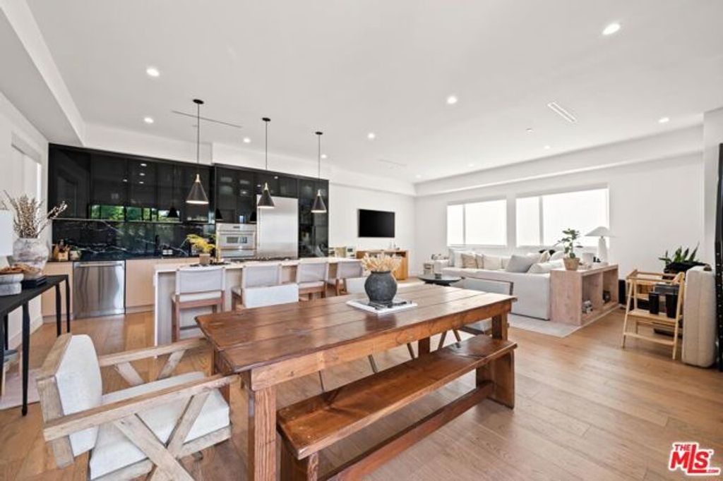 1444 Hi Point Street, Los Angeles, CA 90035