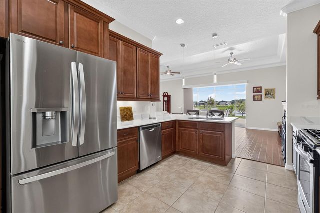 8716 BRIDGEPORT BAY CIRCLE, Mount Dora, FL 32757