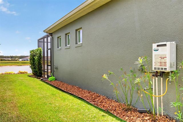 8716 BRIDGEPORT BAY CIRCLE, Mount Dora, FL 32757