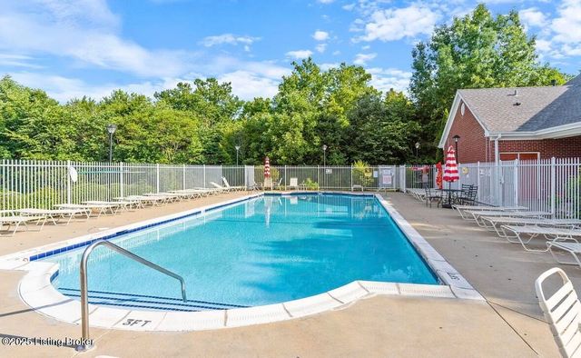 6401 Cameron Ln 310, Crestwood, KY 40014