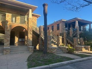 2424 Avenue 0 1/2 Street 4, Galveston, TX 77550