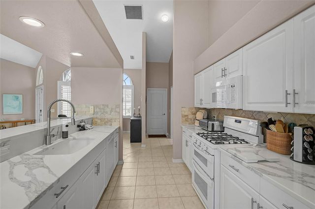 4811 VIA SAN TOMASO, Venice, FL 34293