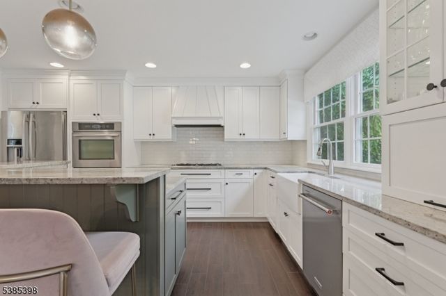 39 Red Hill Rd, Warren Twp., NJ 07059