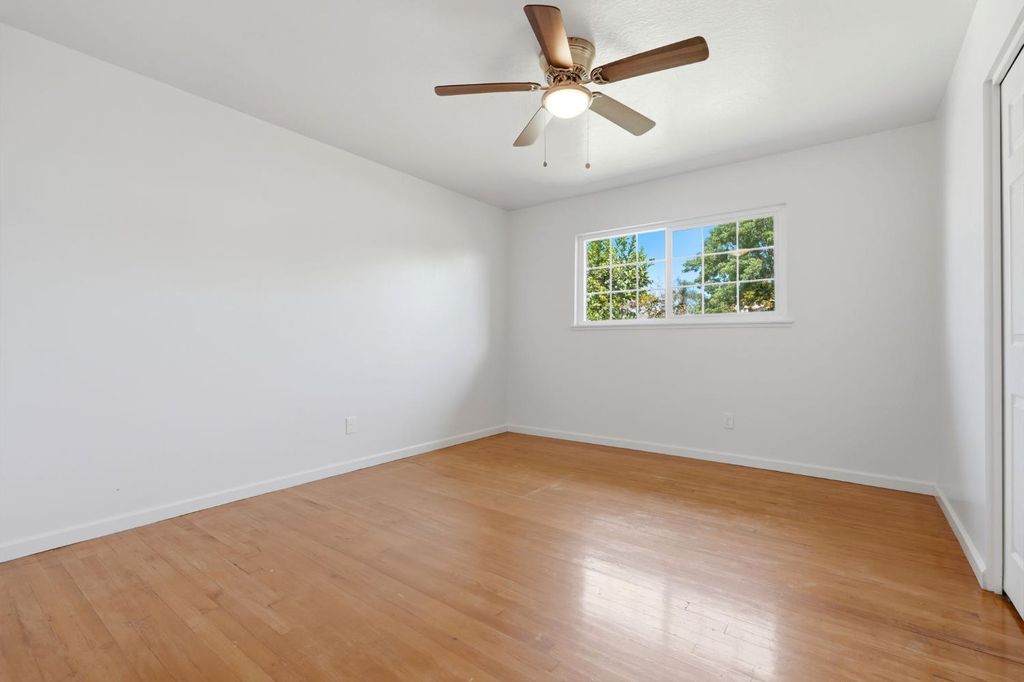 Image 24 of property listing at 335 E Sycamore Drive, Hanford, CA 93230