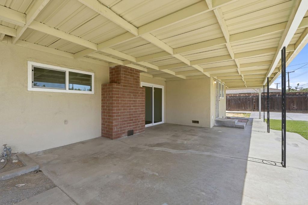 Image 38 of property listing at 335 E Sycamore Drive, Hanford, CA 93230
