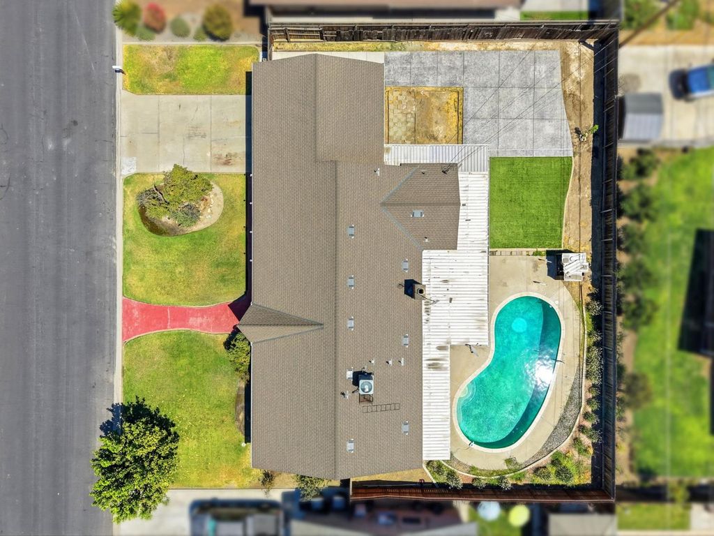 Image 40 of property listing at 335 E Sycamore Drive, Hanford, CA 93230