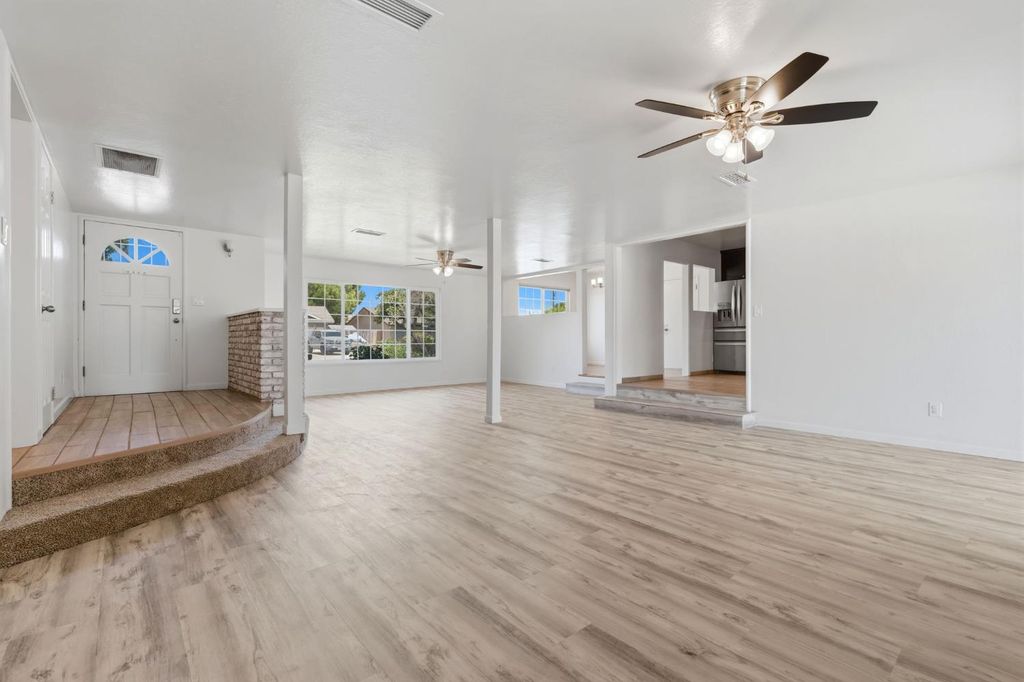 Image 8 of property listing at 335 E Sycamore Drive, Hanford, CA 93230