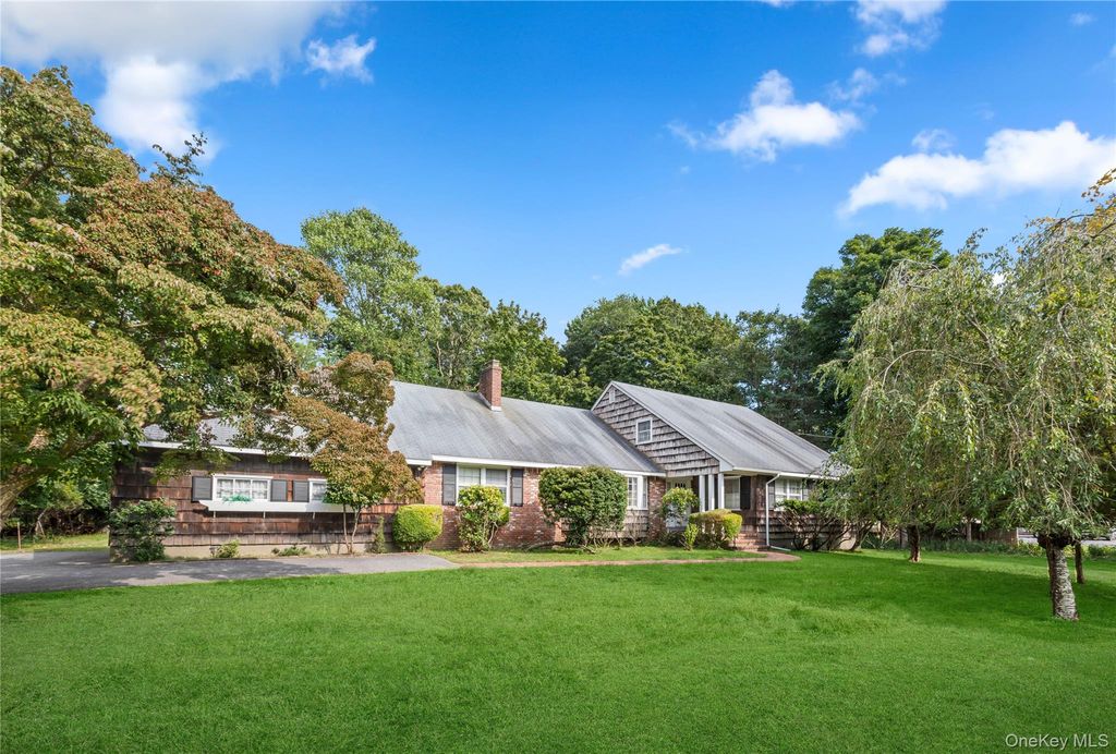 275 Durkee Lane, East Patchogue, NY 11772