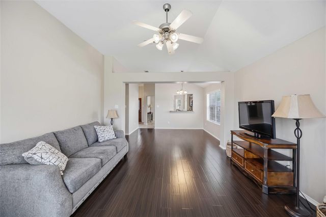 398 Henry Street, Alvin, TX 77511