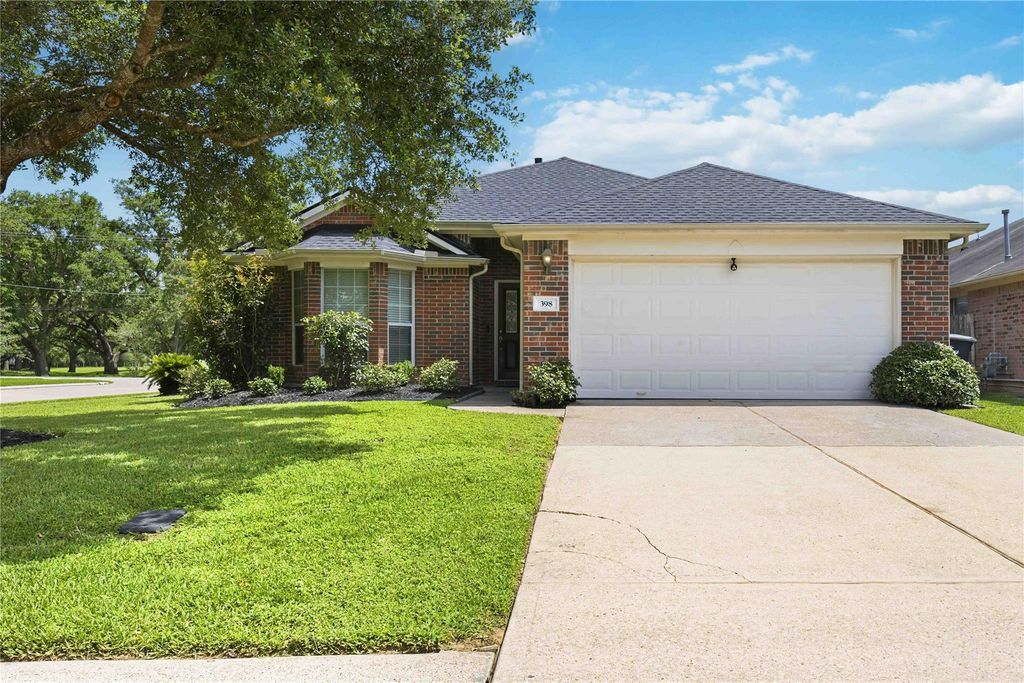 398 Henry Street, Alvin, TX 77511