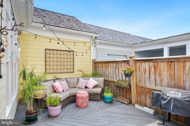 305 HART RD, Gaithersburg, MD 20878