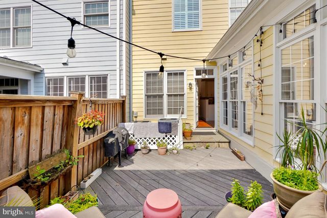 305 HART RD, Gaithersburg, MD 20878