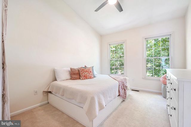 305 HART RD, Gaithersburg, MD 20878