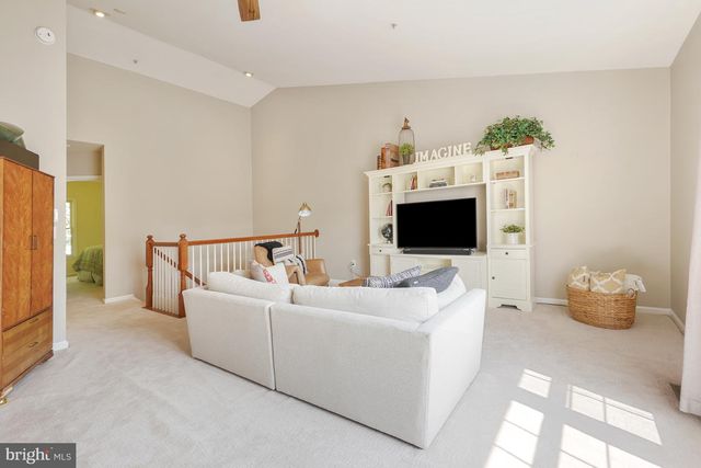 305 HART RD, Gaithersburg, MD 20878
