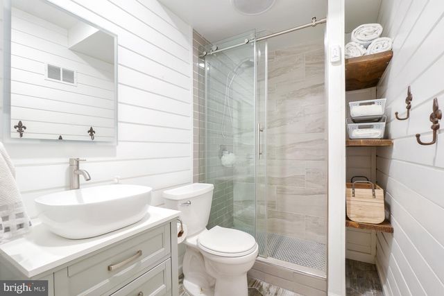 305 HART RD, Gaithersburg, MD 20878